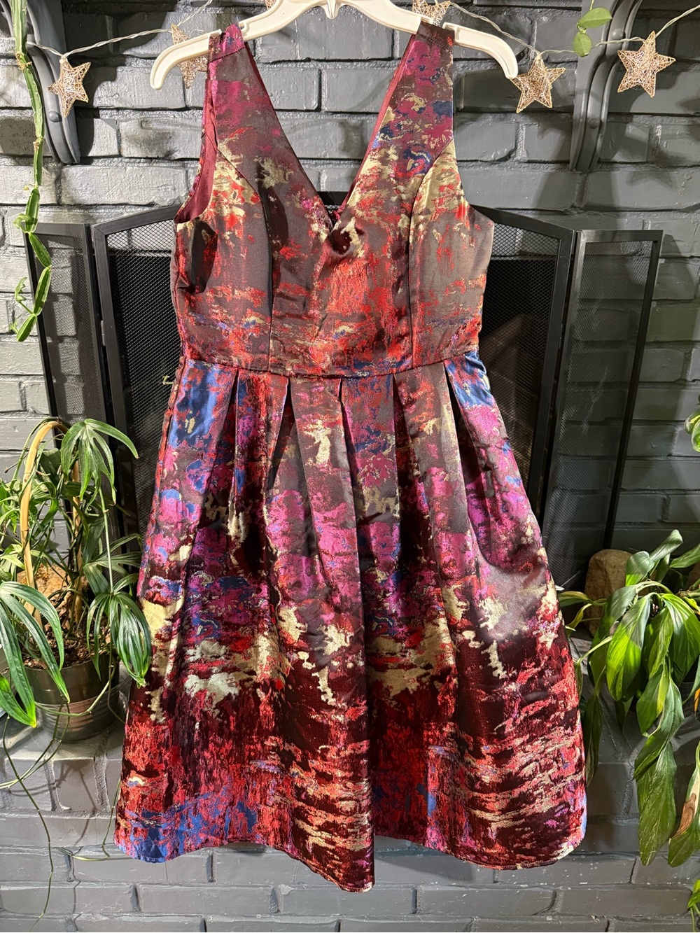 Sleeveless Floral Jacquard Midi Dress in Burgundy and Pink